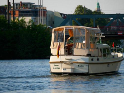 Motor yacht Grand Sturdy 29.9 AC for rent in Malchow