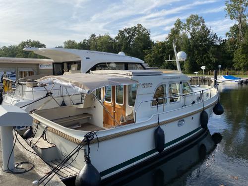 Yacht Grand Sturdy 29.9 Sedan Yachtcharter in Rheinsberg