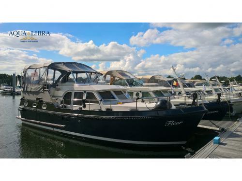 Motor yacht Grand Sturdy 29.9 Sedan for charter in Kinrooi Motor yacht Grand Sturdy 29.9 Sedan for charter in Kinrooi