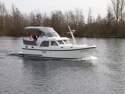 Grand Sturdy 30.9 AC Motoryacht Charter Ypres