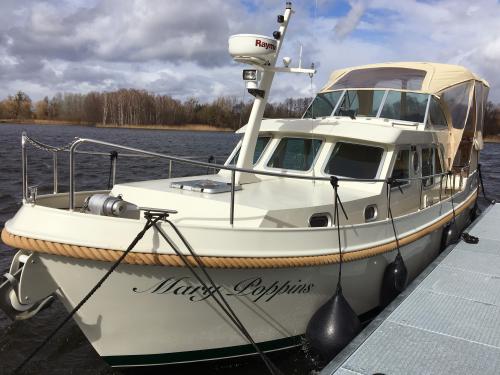 Motorboat Grand Sturdy 34.9 AC for hire in Werder Motorboat Grand Sturdy 34.9 AC for hire in Werder