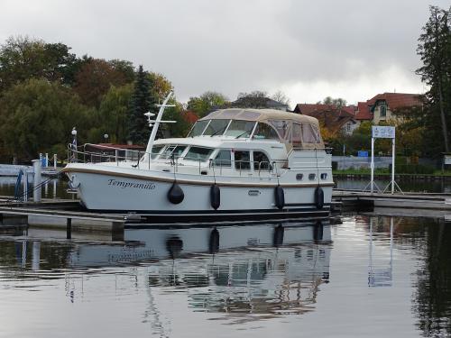 Yacht Grand Sturdy 40.0 AC for charter in Zehdenick