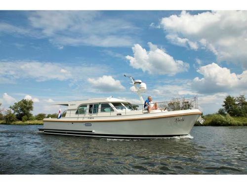 Yacht Grand Sturdy 40.0 AC for rent in De Spaenjerd Marina