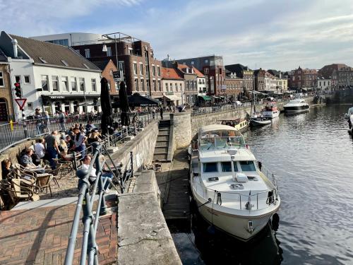 Motoryacht Grand Sturdy 40.9 AC Yachtcharter in Maasbracht