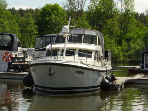 Yacht Grand Sturdy 40.9 AC for rent in Yachtcharter Mirow Marina Yacht Grand Sturdy 40.9 AC for rent in Yachtcharter Mirow Marina