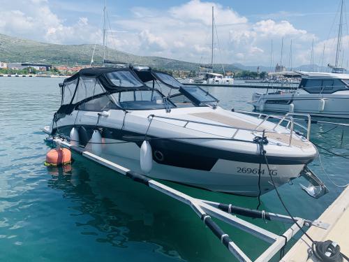 Motoryacht Grandezza 25 s Yachtcharter in Trogir