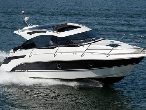 Motor yacht Grandezza 27 OC for charter in ACI Marina Trogir
