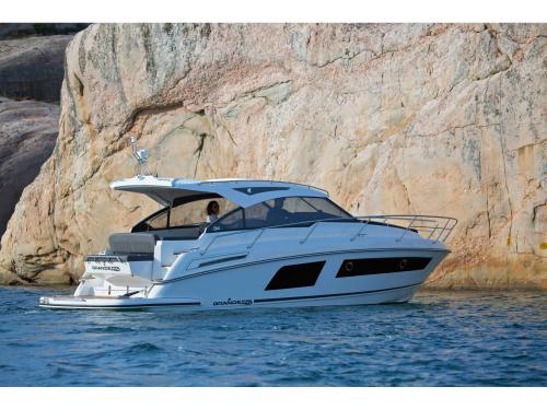 Motoryacht Grandezza 34 OC chartern in Trogir