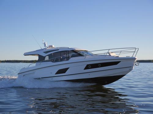 Motoryacht Grandezza 37 CA Yachtcharter in Trogir