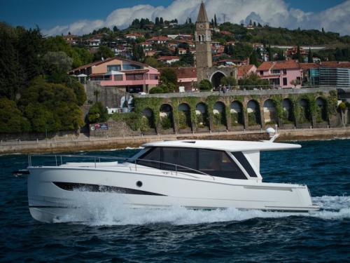 Yacht Greenline 39 Hybrid chartern in ACI Marina Trogir