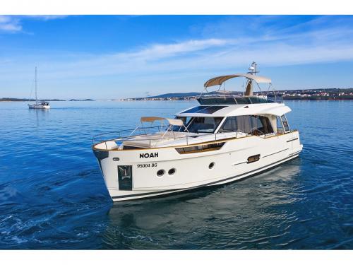 Motorboat Greenline 48 for rent in Biograd na Moru