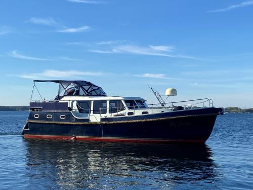 Houseboat Gruno 38 for charter in Marina Roeblinsee