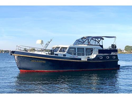 Hausboot Gruno 38 Yachtcharter in Marina Röblinsee