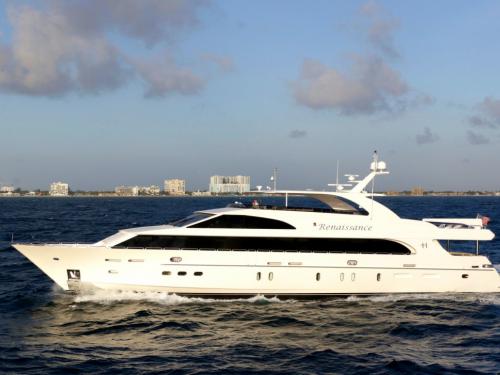 Motoryacht Hargrave 116 Yachtcharter in Palm Cay Marina
