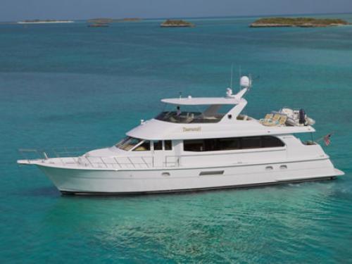Yacht Hatteras 75 chartern in Staniel Cay Yacht Club