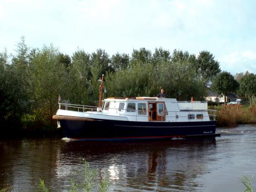Motor yacht Hellingskip 1100 AK available for charter in Molkwerum