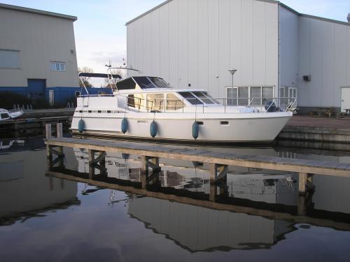 Motorboot Hibo 1300 Yachtcharter in Woudsend