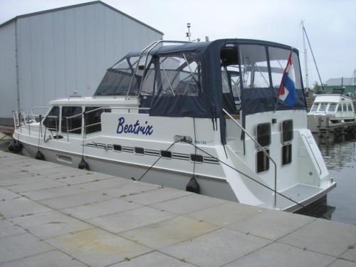 Yacht Hibo 1300 for hire in Woudsend
