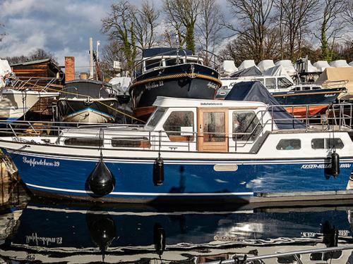 Hausboot Hollandia 1000 C Yachtcharter in Stadt Berlin