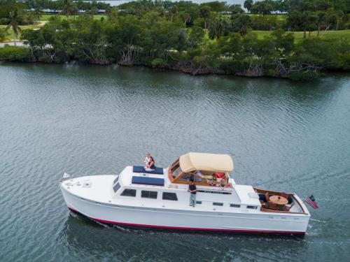 Motor yacht Huckins 50 for rent in Palm Harbor Marina