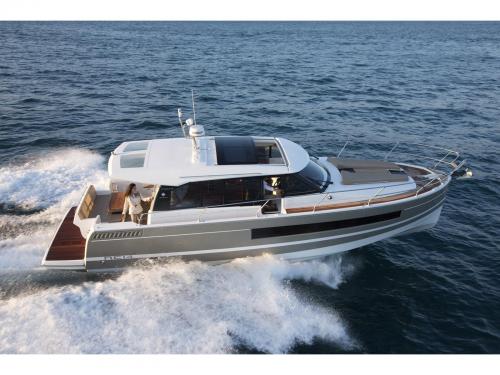 Motorboat Jeanneau NC 14 for rent in Sant Agata di Militello