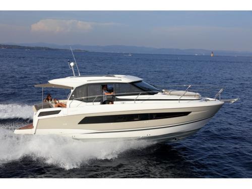 Motoryacht Jeanneau NC 33 chartern in Trogir