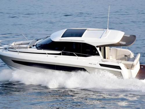 Motorboat Jeanneau NC 33 available for charter in Zadar