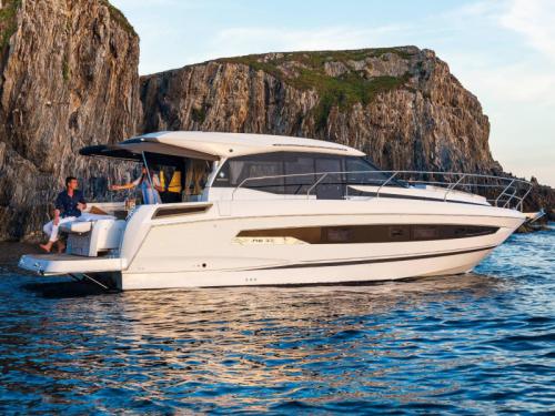 Motor yacht Jeanneau NC 37 for charter in Salerno Motor yacht Jeanneau NC 37 for charter in Salerno