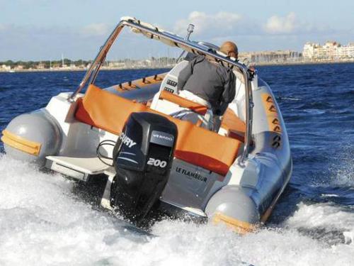 Motorboat K6.9 Tatanka for rent in Hyeres