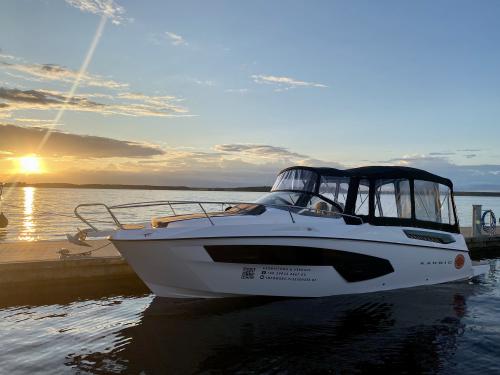 Motor yacht Karnic SL 800 for hire in Marina Fleeensee