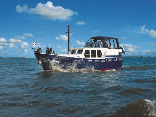 Yacht Kotterjacht 10.7 for hire in Woudsend