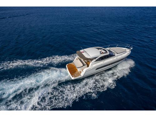 Motoryacht Leader 36 Yachtcharter in Kastel Gomilica