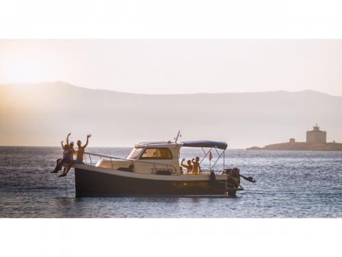 Motor yacht Leidi 660 available for charter in Pula Motor yacht Leidi 660 available for charter in Pula