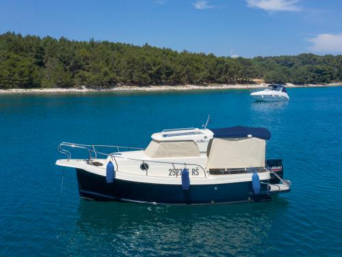 Motor yacht Leidi 660 available for charter in Marina Veruda