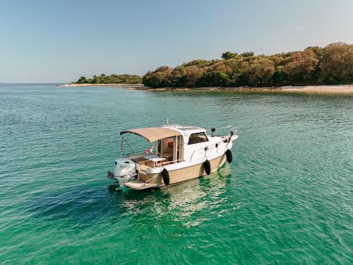 Yacht Leidi 660 Yachtcharter in Pula Yacht Leidi 660 Yachtcharter in Pula