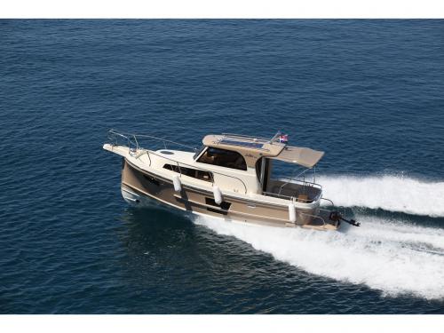 Motor yacht Leidi 800 for rent in Pula