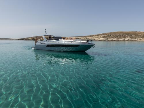 Motoryacht M 44 HT chartern in Mykonos Stadt