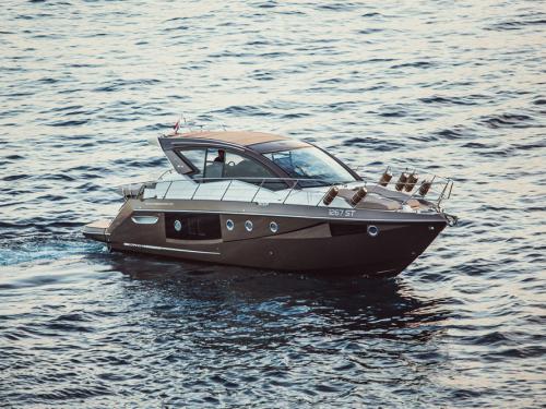 Yacht M 44 HT Yachtcharter in Podstrana