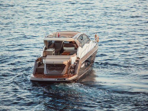 Motorboot M 44 HT Yachtcharter in Stobrec Port