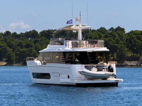 Motoryacht Magellano 60 chartern in Sibenik