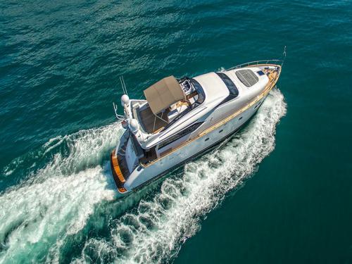 Motorboat Maiora 20S for rent in Kastel Gomilica