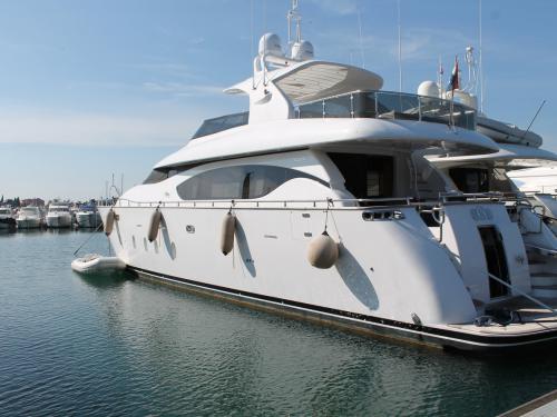 Maiora 23S Luxury Yacht for charter in Seget (Croatia) Maiora 23S Luxury Yacht for charter in Seget (Croatia)