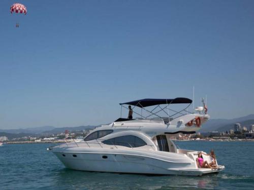 Motoryacht Majesty 44 chartern in Athen