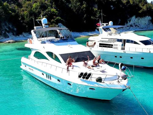 Motorboat Majesty 66 available for charter in Gouvia Motorboat Majesty 66 available for charter in Gouvia