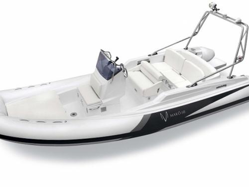 Motorboat Mako 68 for rent in Hyeres