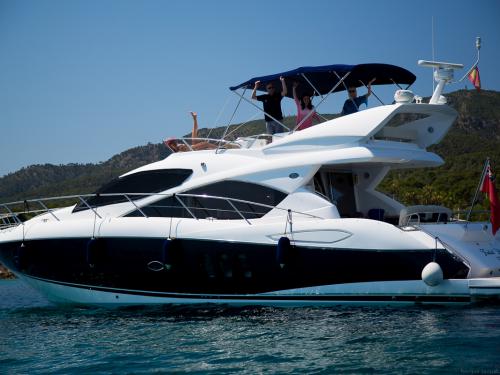 Motoryacht Manhattan 52 Yachtcharter in Yachtclub de Mar