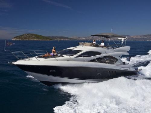 Motorboot Manhattan 52 chartern in Split