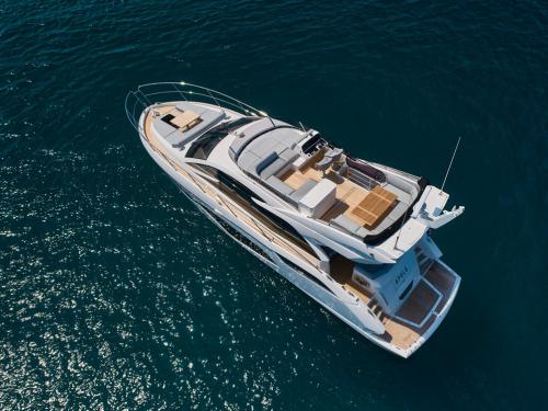 Motoryacht Manhattan 55 chartern in ACI Marina Split