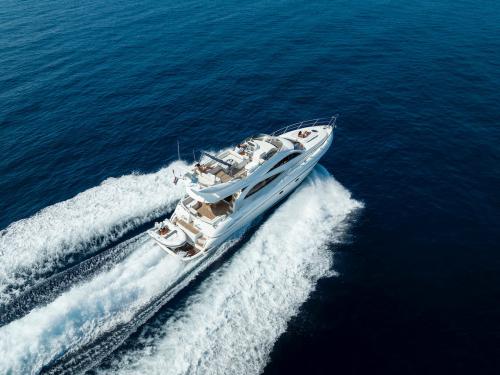 Motor yacht Manhattan 56 for hire in Mali Losinj