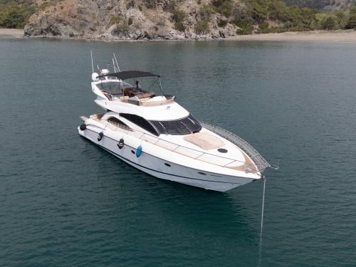 Motor yacht Manhattan 56 for hire in Kemer